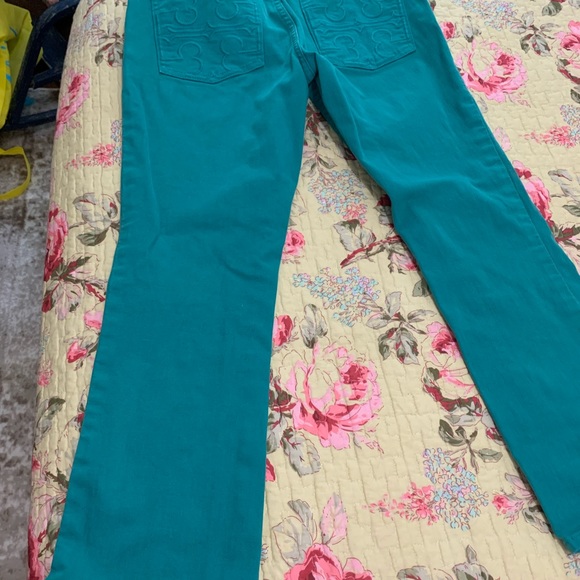 Nice teal blue capris - Picture 3 of 3